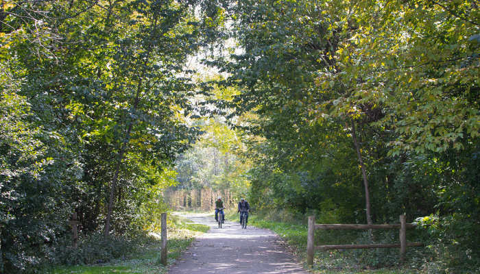 Robert McClory Bike Path. Photo Credit: Cntr. for Neighborhood Tech via Flickr, https://bit.ly/2lMR85q